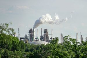 Exxon Considers Pledging ‘Net Zero’ Carbon by 2050